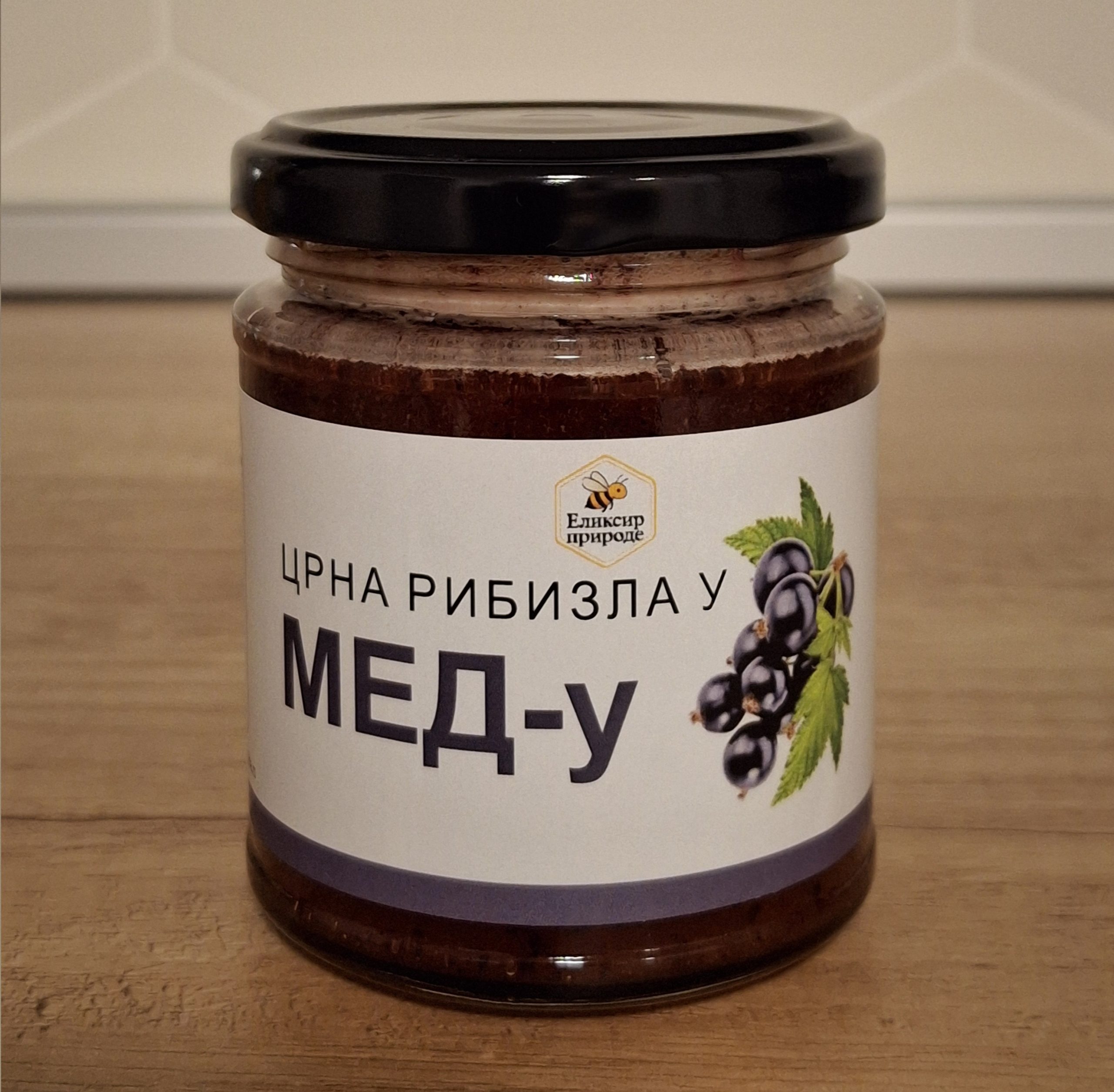 Црна рибизла у меду